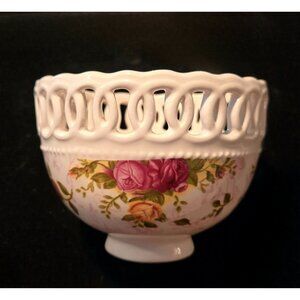 Royal Albert Old Country Roses Porcelain Bowl With Decorative Pierced Edge & Flo